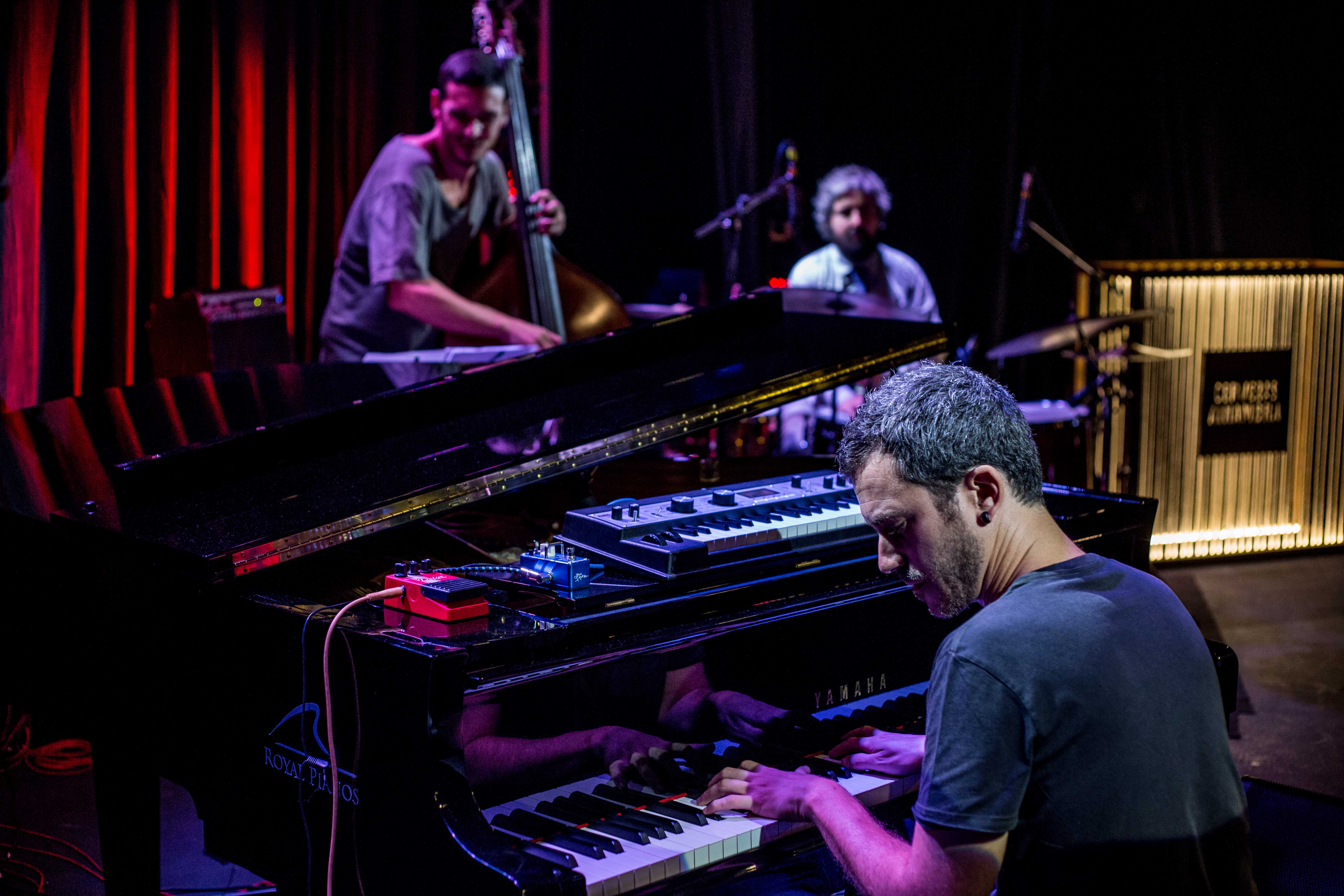 JOSE CARRA TRIO